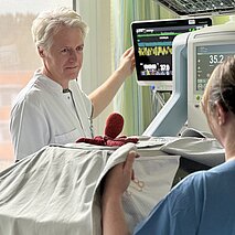 Dr. Hillebrand im Perinatalzentrum Level1