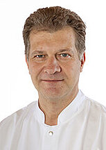 Portrait: Oberarzt Dr. med. Juri Petuchow