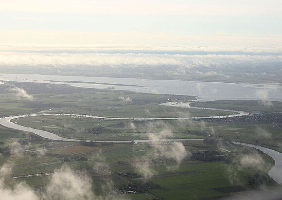 Geschäftsführender Vorstand Luftbild: Stör mündet in die Elbe