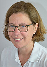 Portrait: Leitende Oberärztin Julia Hirdes-Montigel