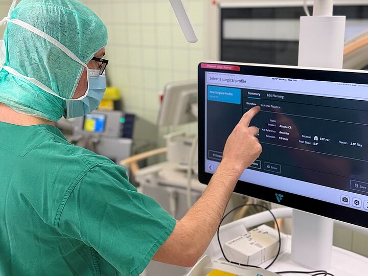 Arzt am Knieroboter