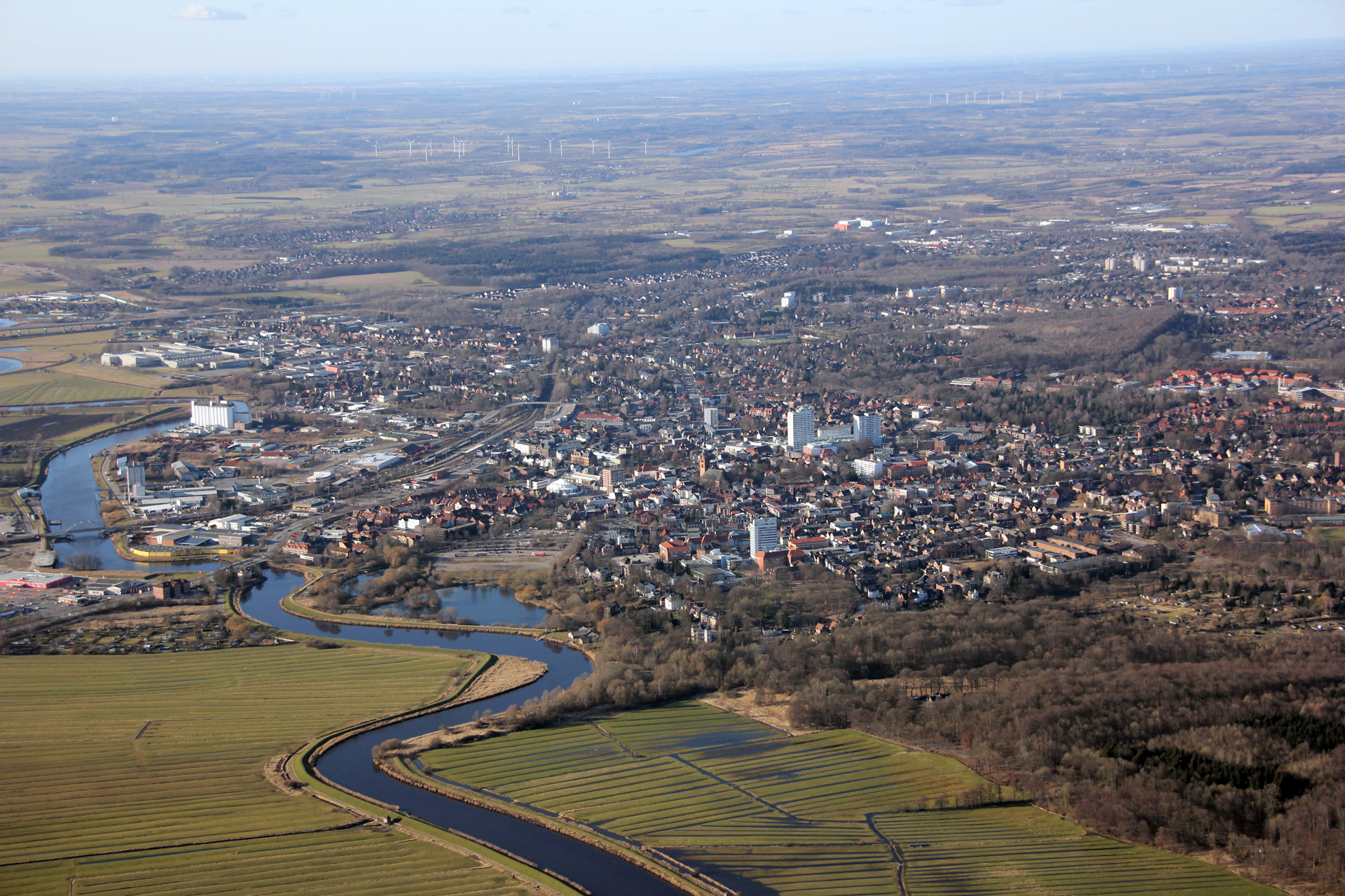 Itzehoe von oben mit Störschleife