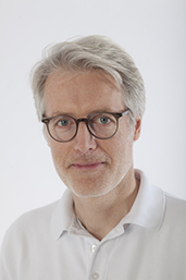 Portrait: Chefarzt Dr. med. Georg Hillebrand Portrait: Chefarzt Dr. med. Georg Hillebrand